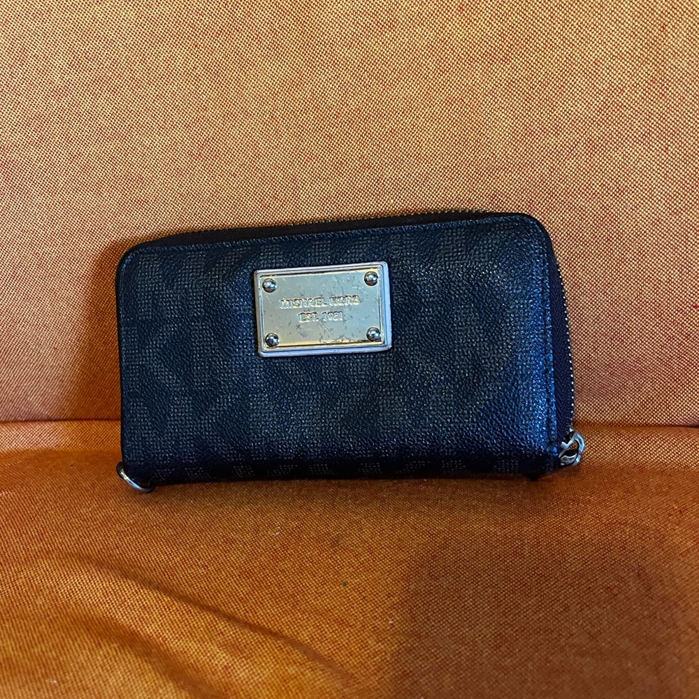 MK signature black wallet